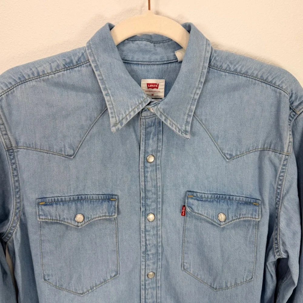 Levis Mens Medium Standard Western Denim Shirt Blue Pearl Snap Long Sleeve